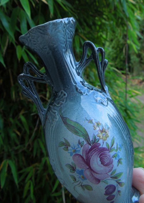 Porcelánová vázička s růžičkou — foto 5
