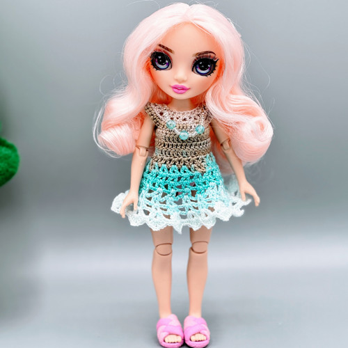 Šaty pro panenku Rainbow High Junior 22 cm — foto 2
