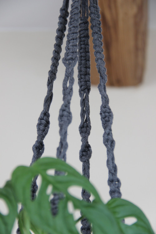 Macramé závěs na květináč — foto 2