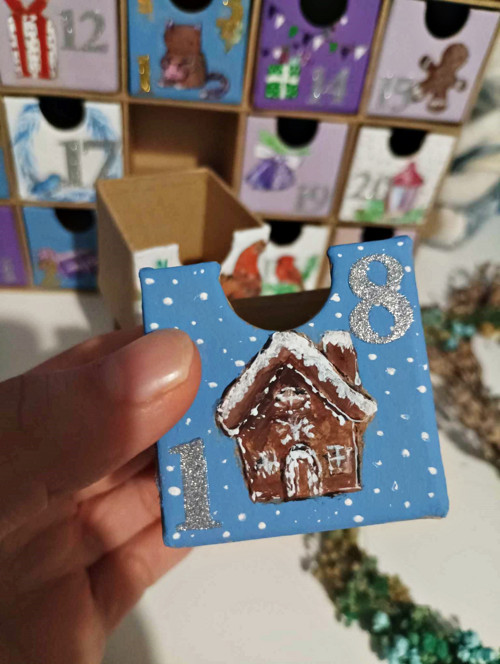 Adventní kalendář / celoroční šperkovnice — foto 4