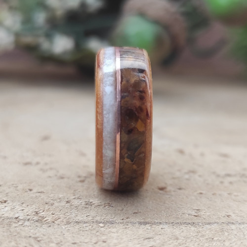 Prsten s magnezitem, tygřím okem a mědí — foto 3