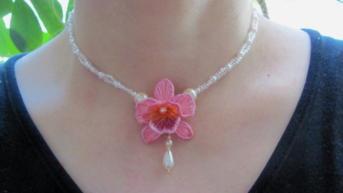 Orchidej, Cattleya tmavší, náhrdelník — foto 6