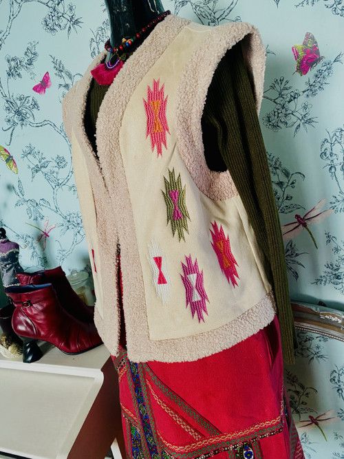 Boho vesta vyšívaná — foto 4