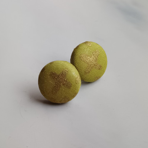 Třpytivé hvězdičky – buttonkové náušnice — foto 2