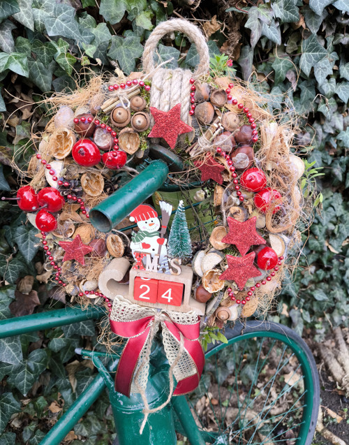 Věneček s otáčecím kalendářem — foto 4