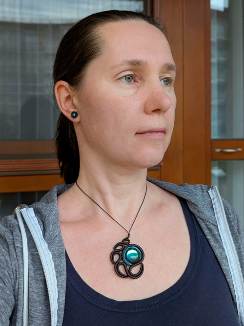 Macramé náhrdelník - Tron — foto 3