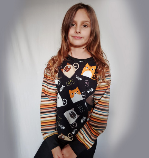 Mikina s kočičkami — foto 2