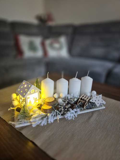 Vánoční svícen s LED domečkem — foto 3