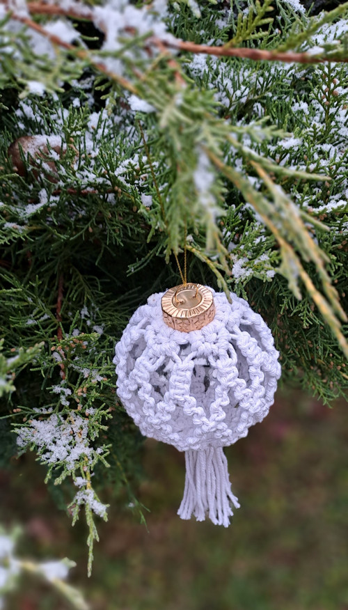 Vánoční baňka macramé — foto 3