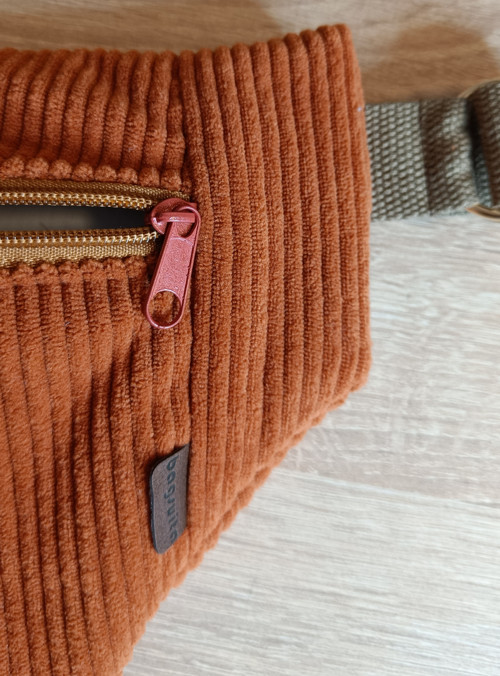 Ledvinka manšestr TERRACOTTA — foto 3