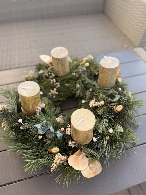Zlatý adventní věnec — foto 3
