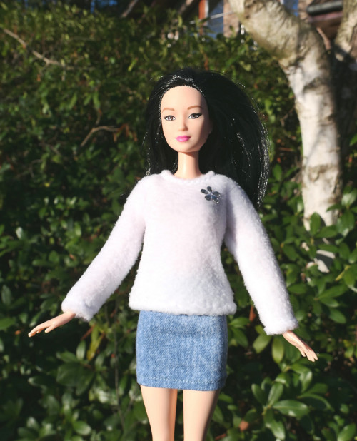 Svetr pro Barbie — foto 3