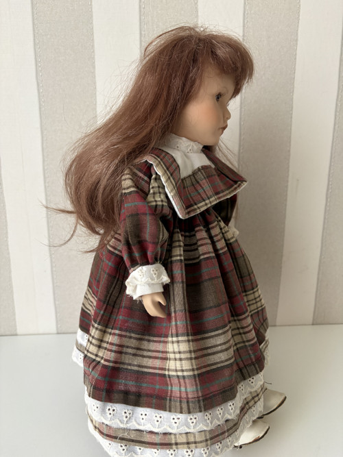 Porcelánová panenka Amelia — foto 3