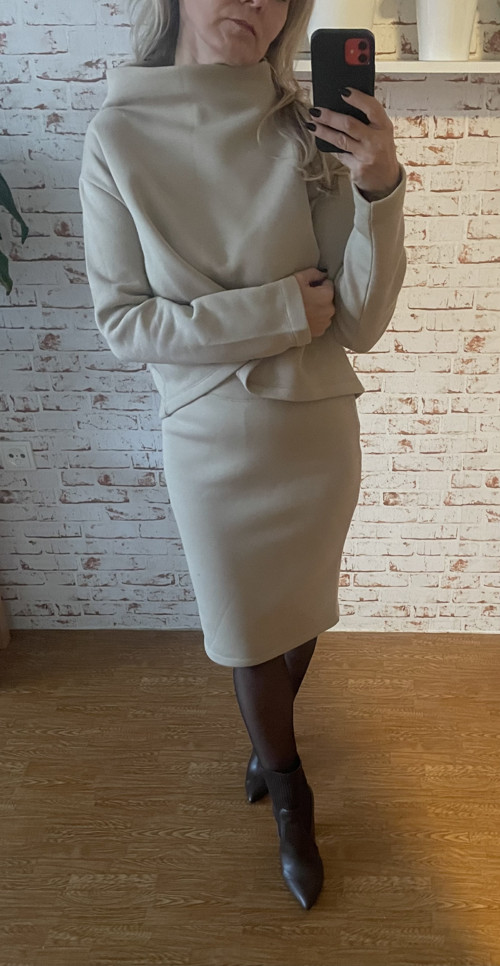 Úzka sukňa z teplák — foto 3
