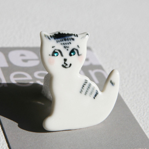 Kočka porcelánová brož — foto 2