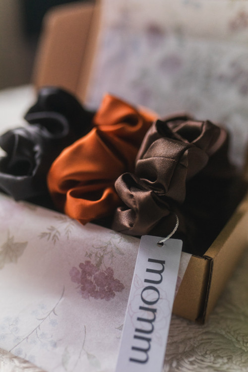 Hedvábná scrunchie "FOXY" — foto 3