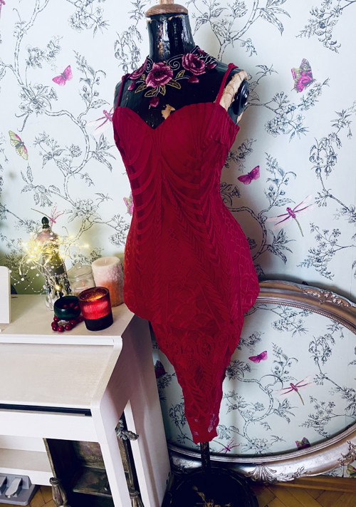 Šaty vintage burgundy — foto 2
