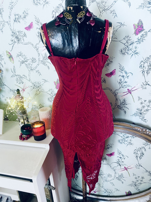Šaty vintage burgundy — foto 5