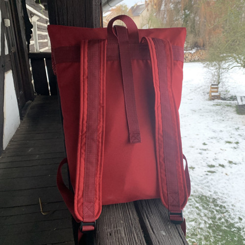 Vínový vzor + přední kapsa na zip — foto 2