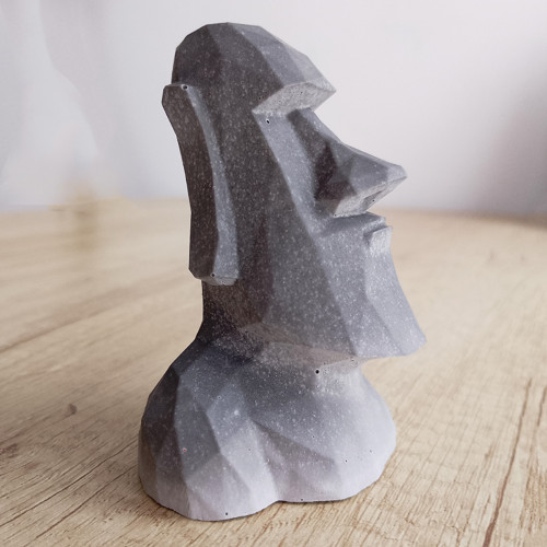 Moai - šedá socha — foto 4