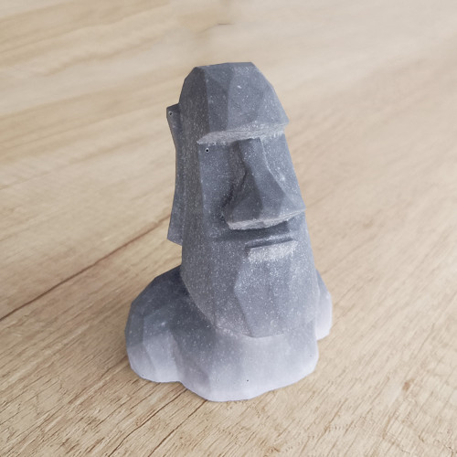 Moai - šedá socha — foto 2