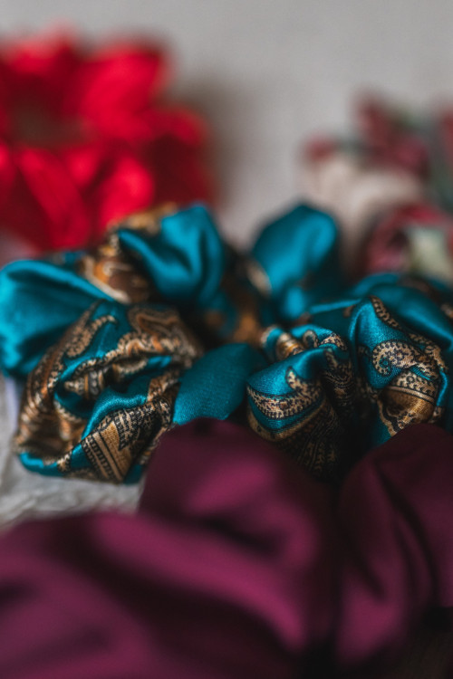 Hedvábná scrunchie "ORIENT" — foto 3
