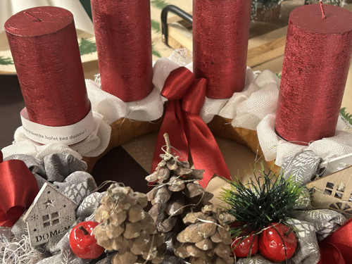 Adventní červeno šedý s LED — foto 2