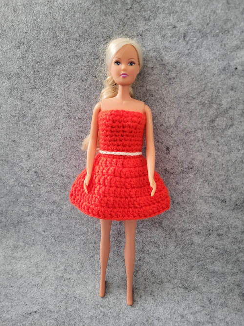 Sváteční šaty pro Barbie — foto 3