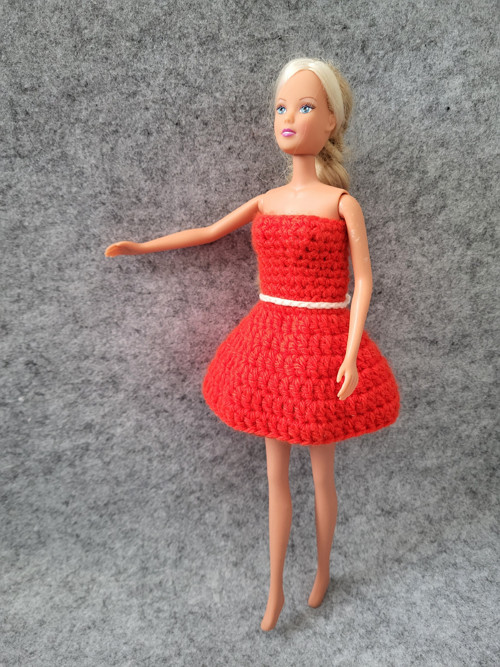 Sváteční šaty pro Barbie — foto 4