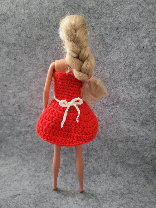 Sváteční šaty pro Barbie — foto 2