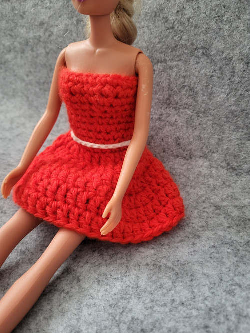 Sváteční šaty pro Barbie — foto 5