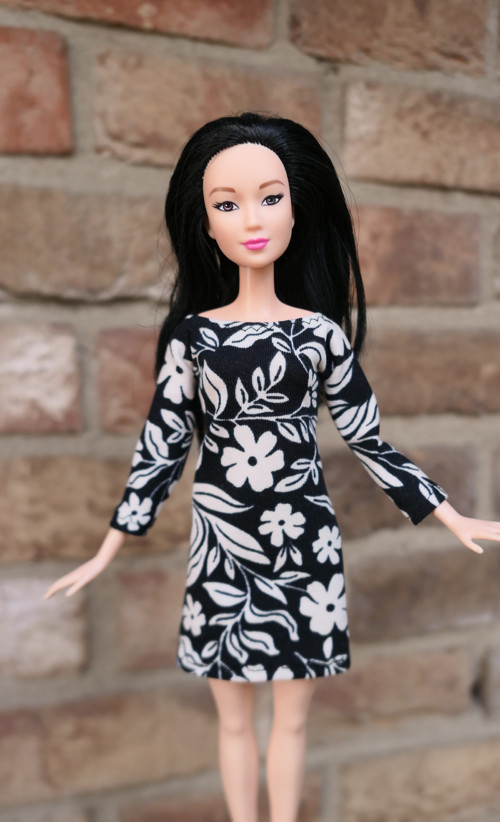 Šaty pro chladné dny pro Barbie — foto 3