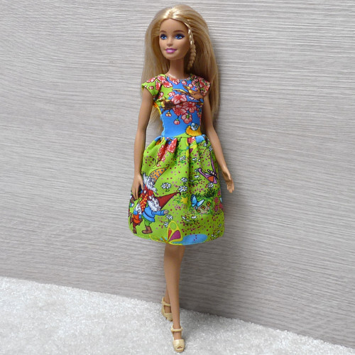Barevné šatičky pro Barbie — foto 4