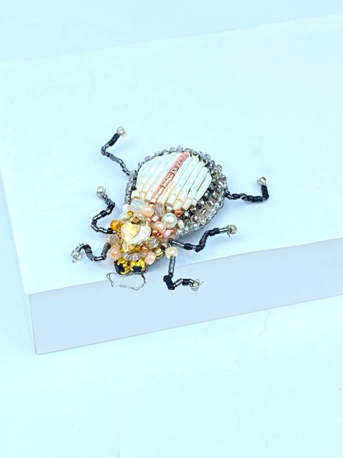 Brož luxusní brouk BEETLE peach — foto 2