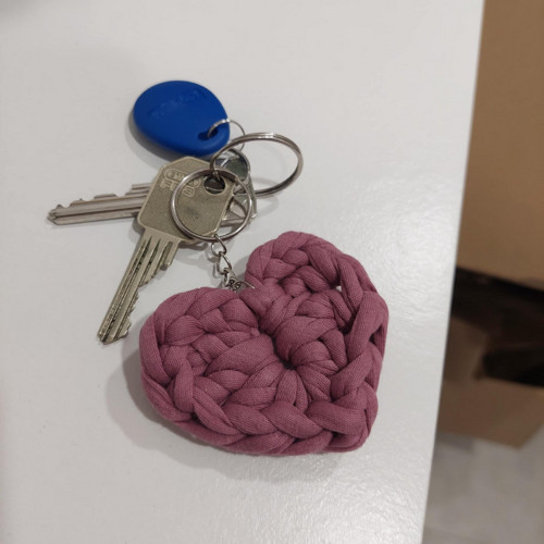 Háčkovaná klíčenka "Srdíčko" - 7 cm — foto 2