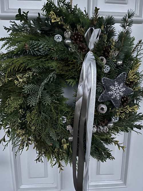 Velký věnec 44cm s vyšívanou hvězdou — foto 2