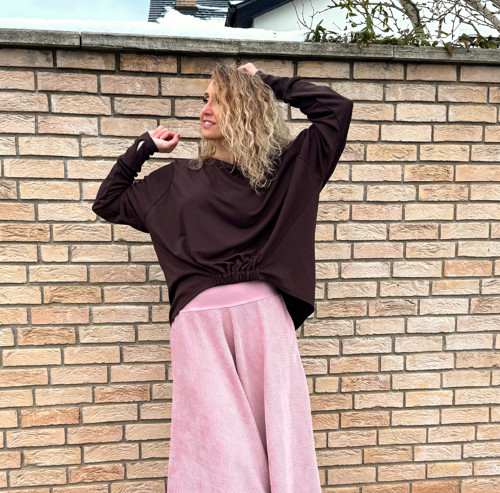 Volná tunika s gumou hnědá — foto 2