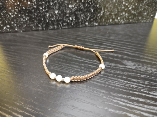 Macrame náramek s říčními perličkami — foto 5