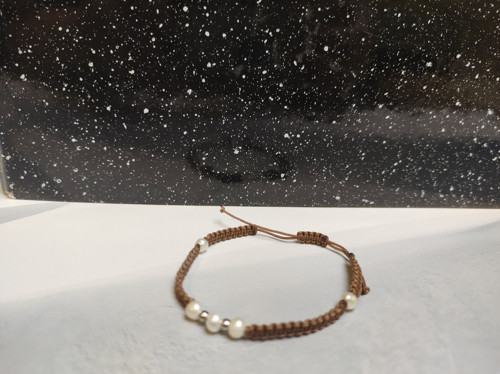 Macrame náramek s říčními perličkami — foto 4