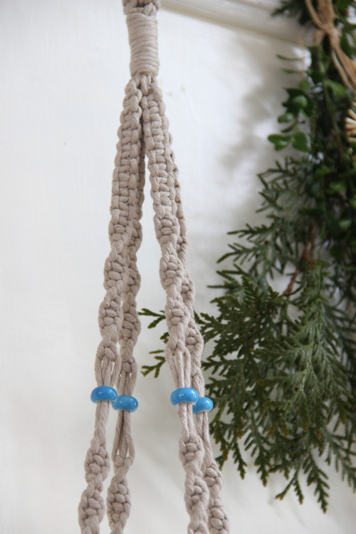 Macramé závěs na květináč — foto 4