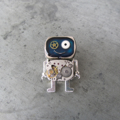 Robot z hodinek, brož — foto 2