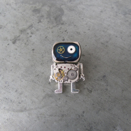 Robot z hodinek, brož — foto 4
