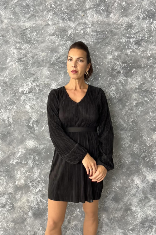 Plisované Krátké Šaty-Černé — foto 2