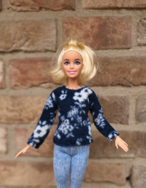 Svetr pro Barbie — foto 2
