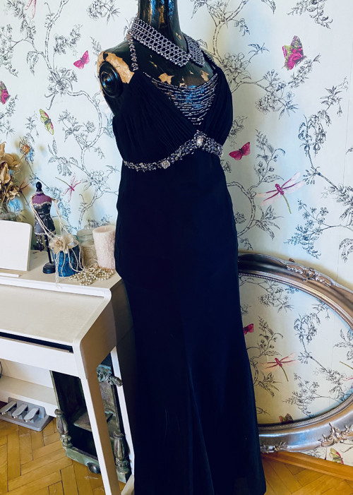 Šaty Femme Fatale — foto 5