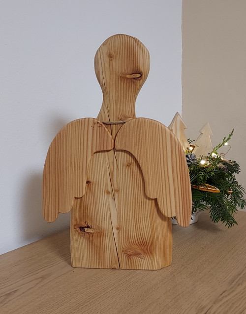 Dřevěný anděl z modřínu — foto 3