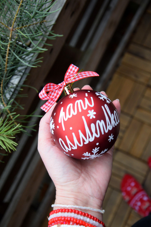Koulička Paní asistentka (mat, průměr 7 cm) — foto 5