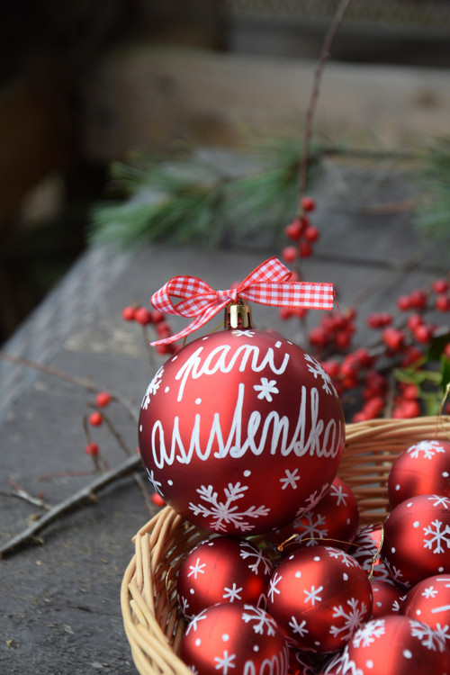 Koulička Paní asistentka (mat, průměr 7 cm) — foto 4