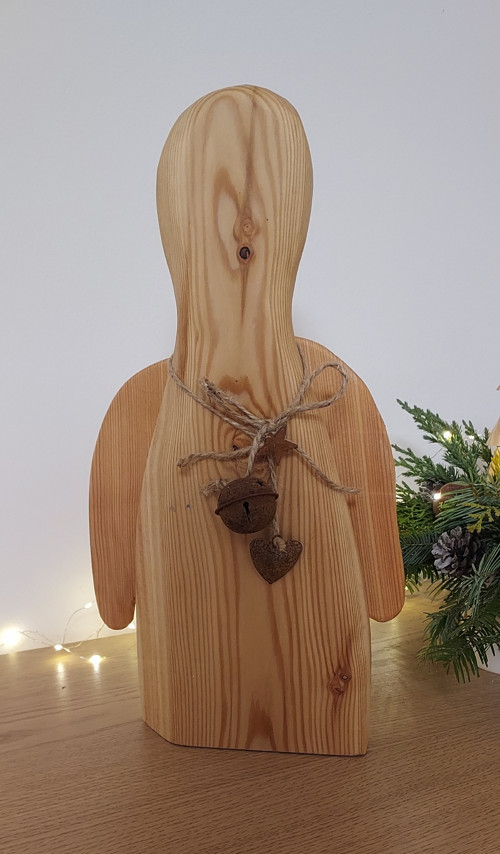 Dřevěný anděl z modřínu — foto 2