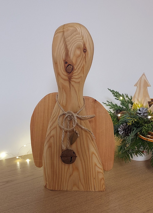 Dřevěný anděl z modřínu — foto 2